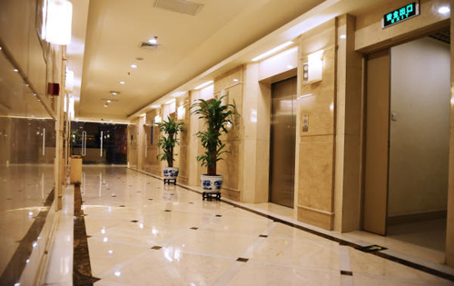 金苑大厦电梯